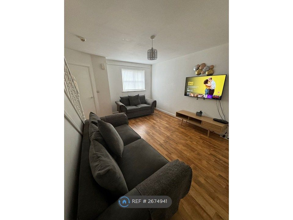 Property photo 1 of 9 Living Room