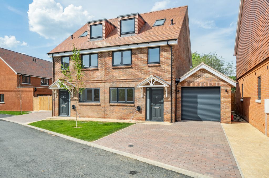 Property photo 1 of 19 External