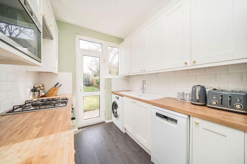 Property photo 3 of 8