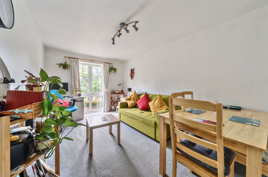Property photo 3 of 12 1325619-14-6884Fc...
