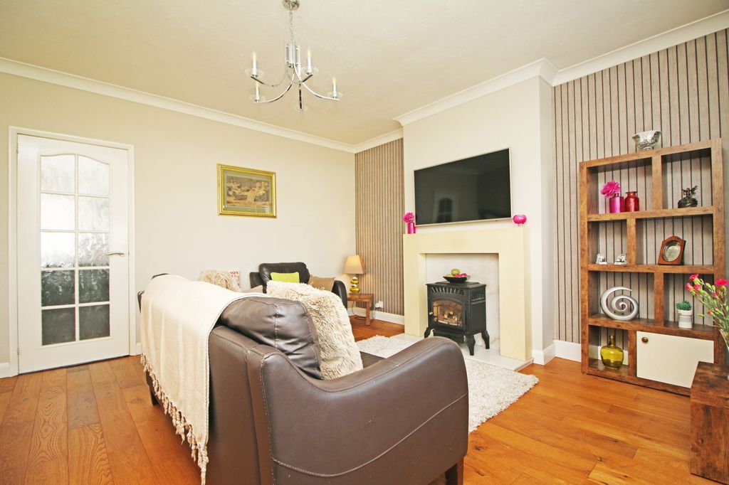 Property photo 2 of 26
