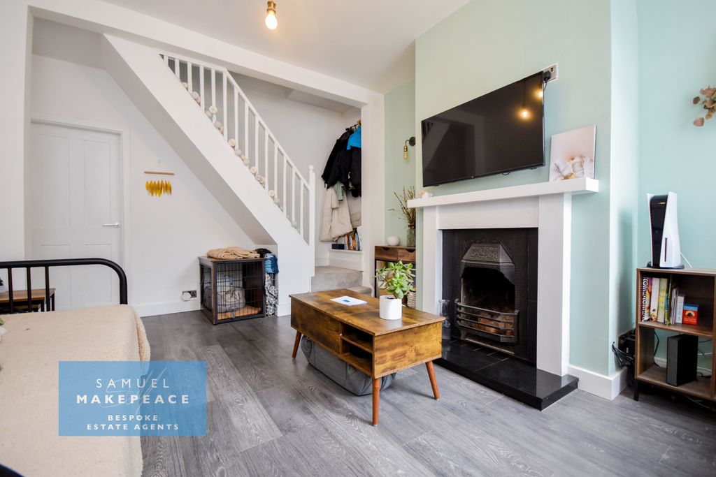 Property photo 3 of 16 Gallery