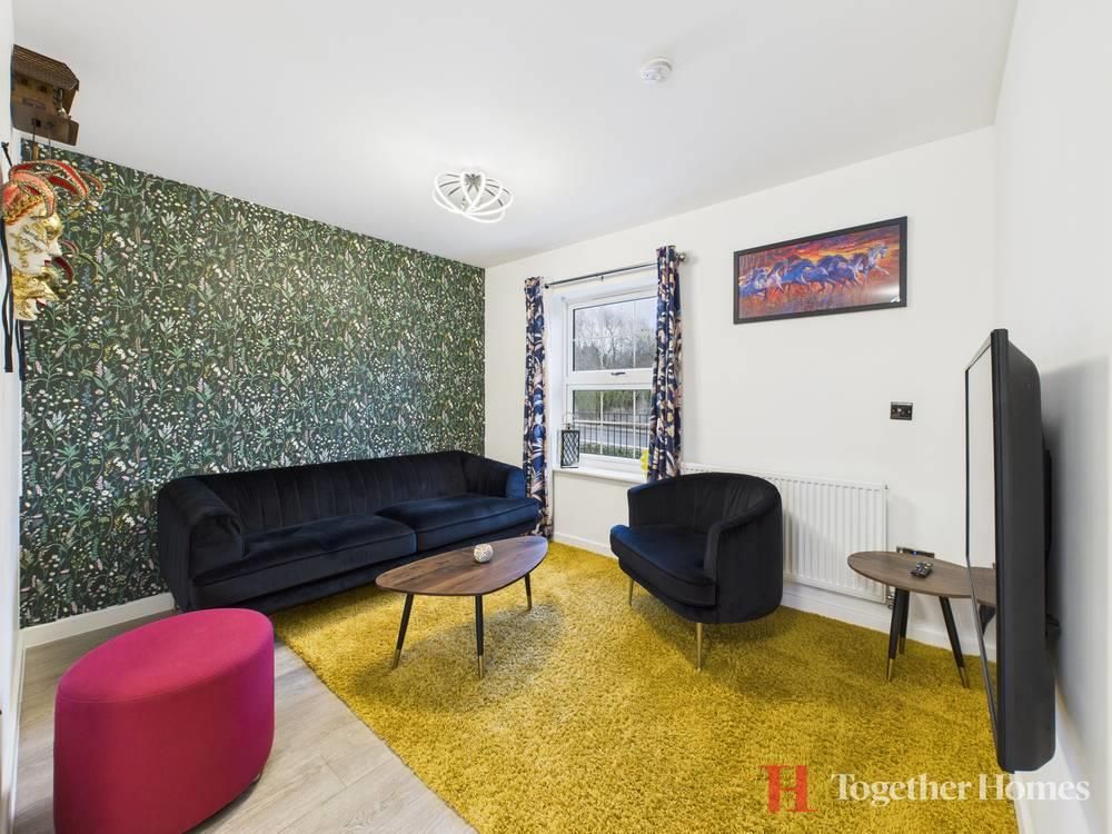 Property photo 3 of 22 Lounge