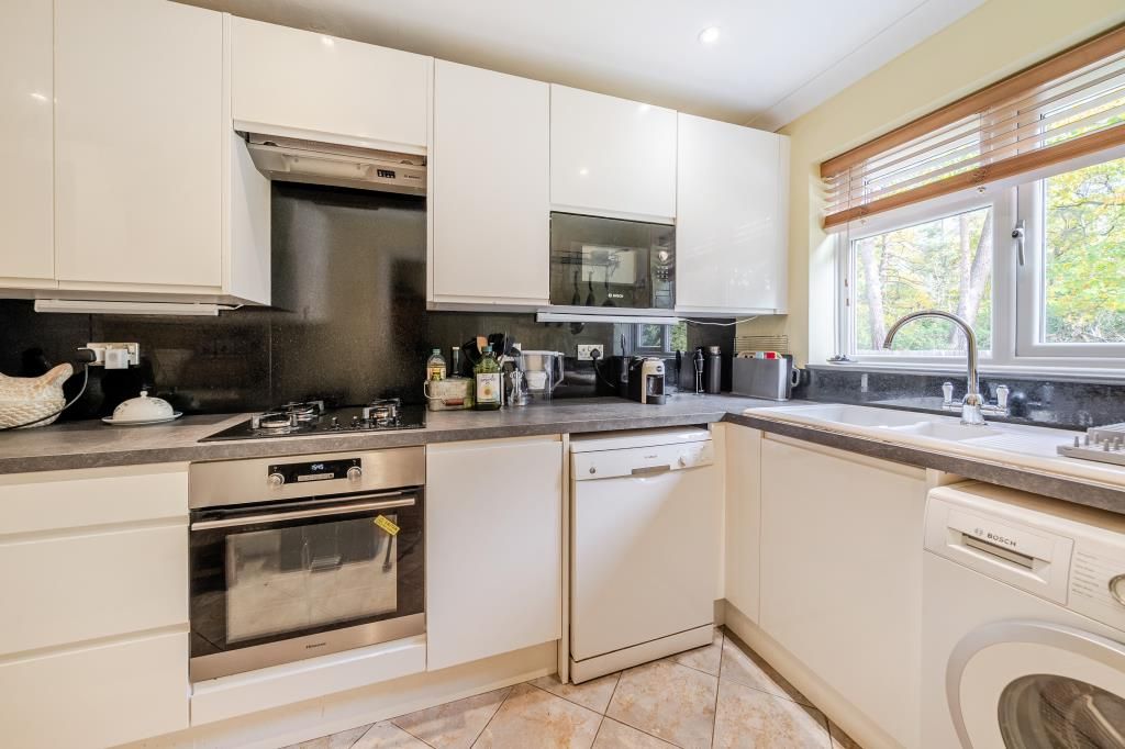 Property photo 3 of 18 Kitchen