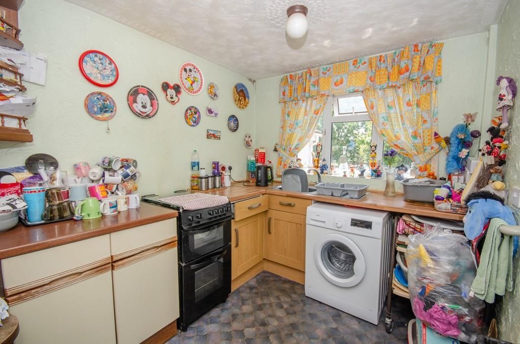 Property photo 2 of 10 Kitchen.Jpg