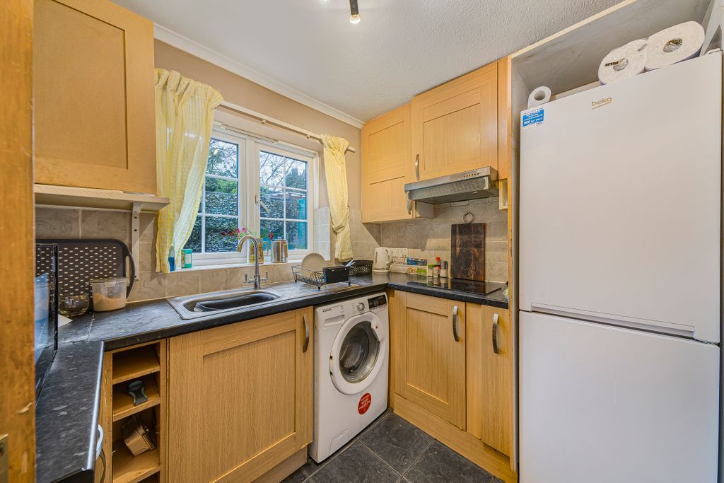 Property photo 3 of 15 Kitchen