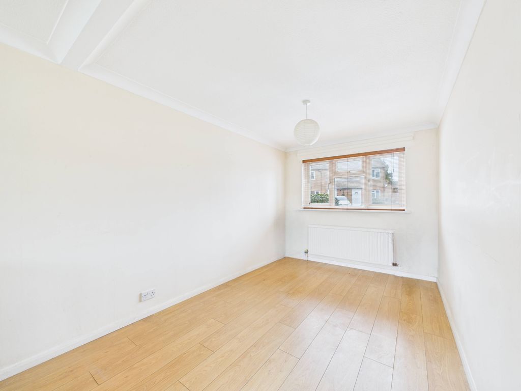 Property photo 3 of 11 Cam02909G0-Pr0502-Still001