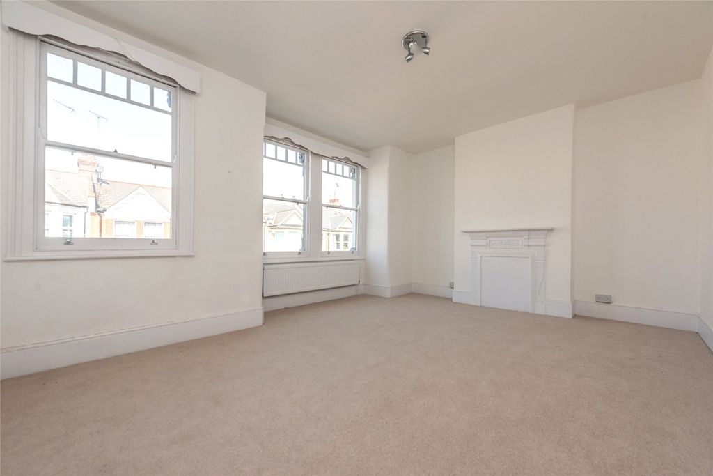Property photo 2 of 8 Picture No. 01