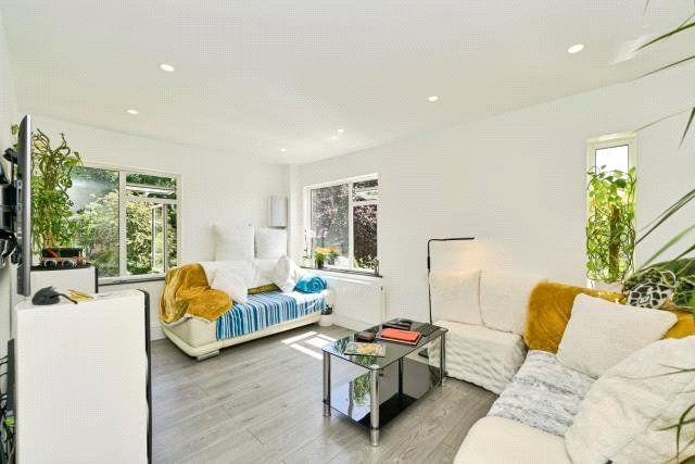 Property photo 1 of 14 Reception Area