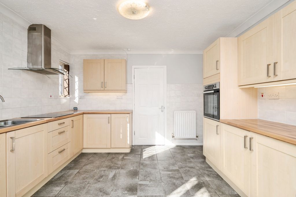 Property photo 3 of 27 Pbox-Img.Jpg