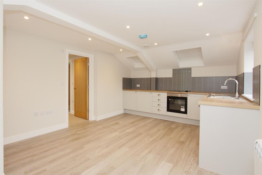 Property photo 2 of 14 46B Willetts Court Ph12.Jpg