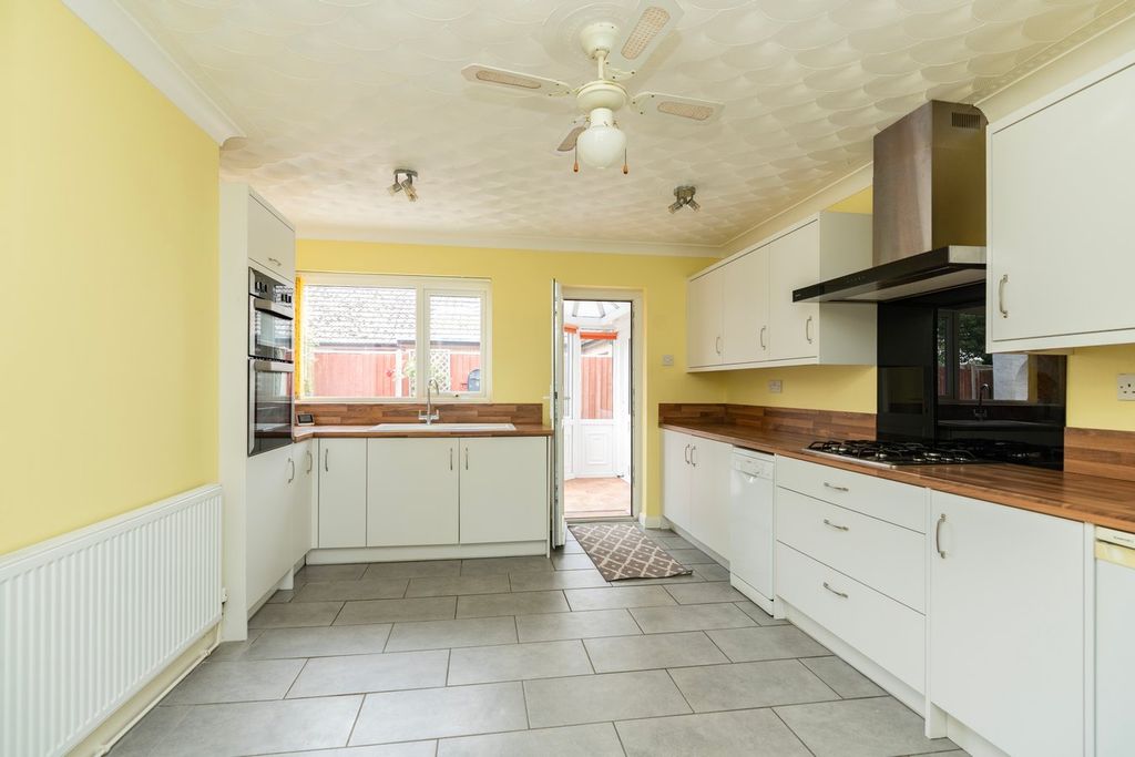 Property photo 3 of 19