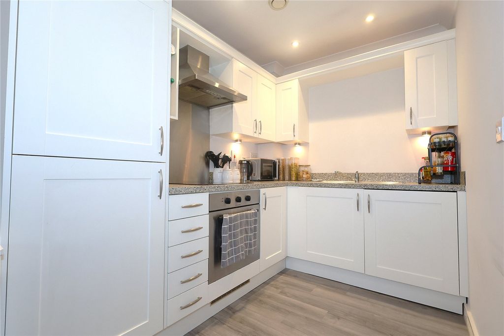 Property photo 2 of 8 Picture No. 06