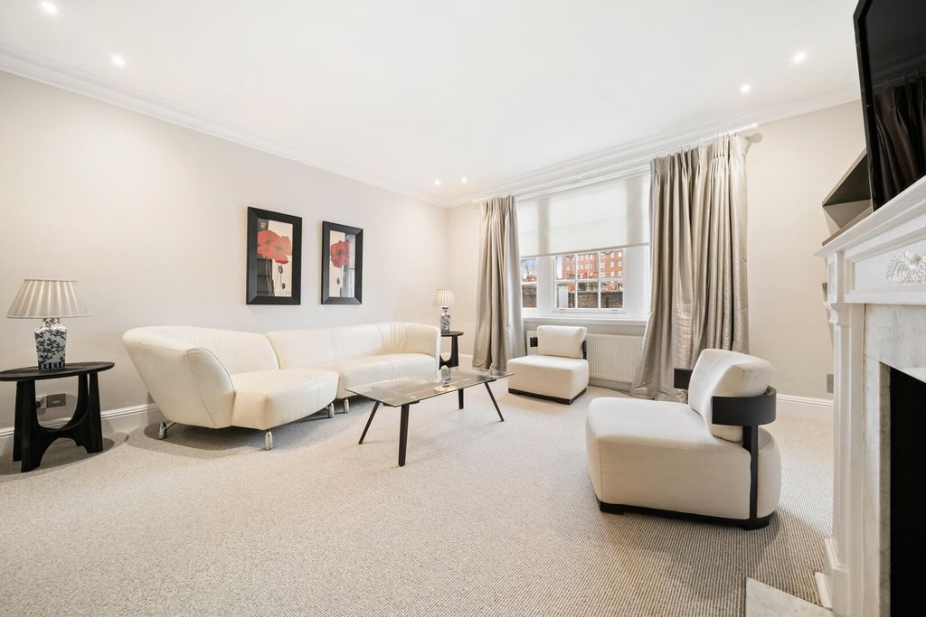 Property photo 2 of 9 Living Room