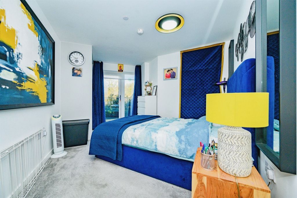 Property photo 3 of 19
