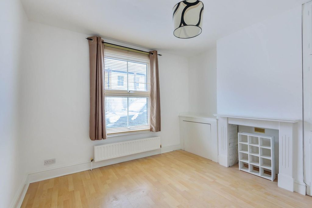 Property photo 2 of 7