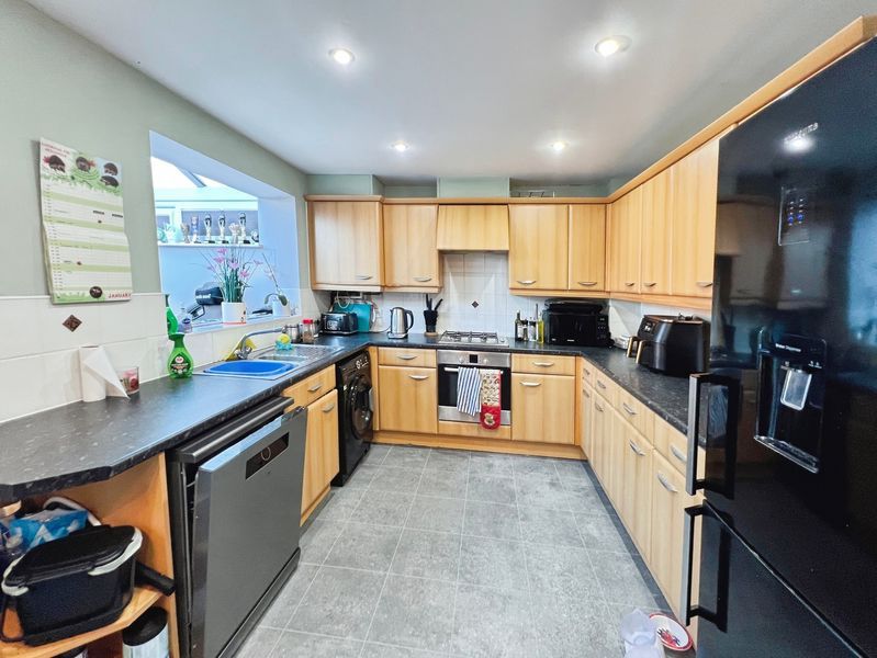 Property photo 3 of 22 Kitchen