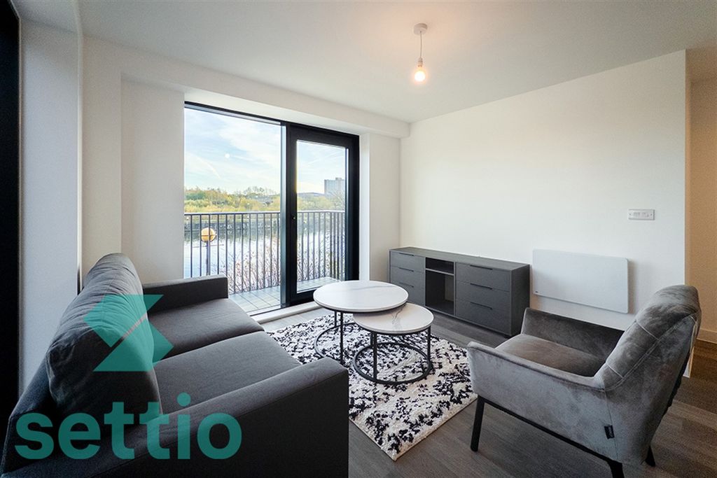 Property photo 3 of 8 (Main)