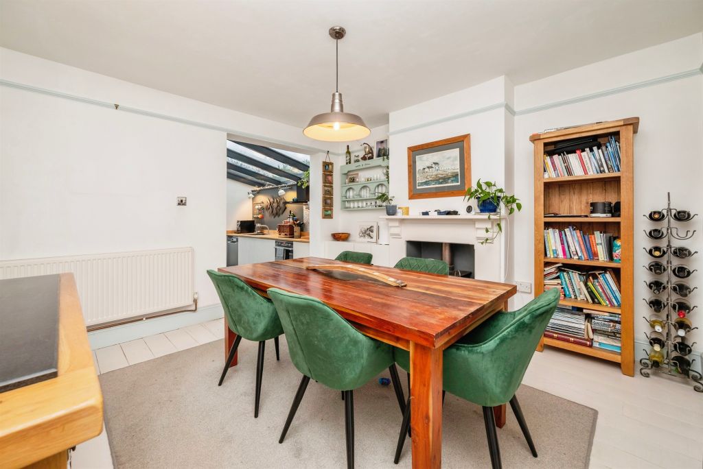 Property photo 3 of 17