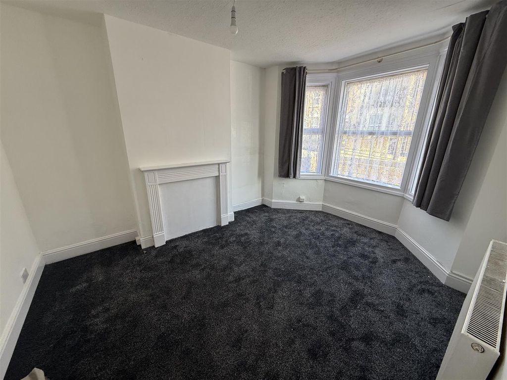 Property photo 2 of 9 Living Room