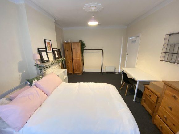 Property photo 2 of 19 Bedroom