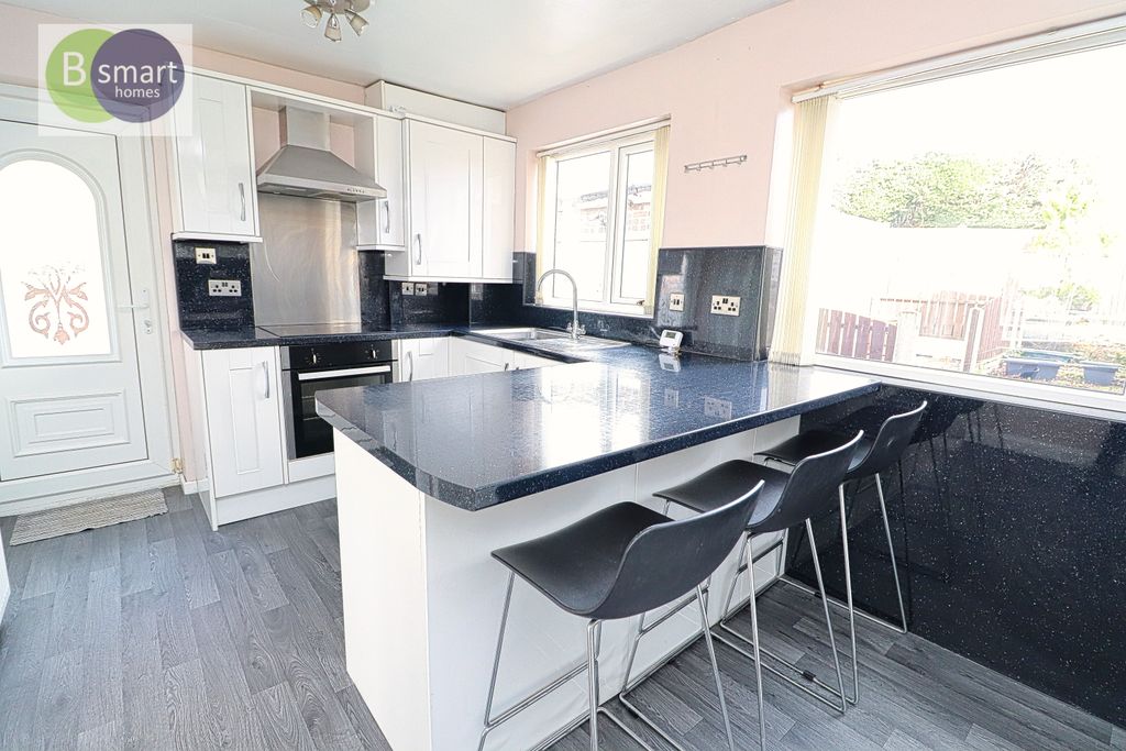 Property photo 3 of 13 Img_2616