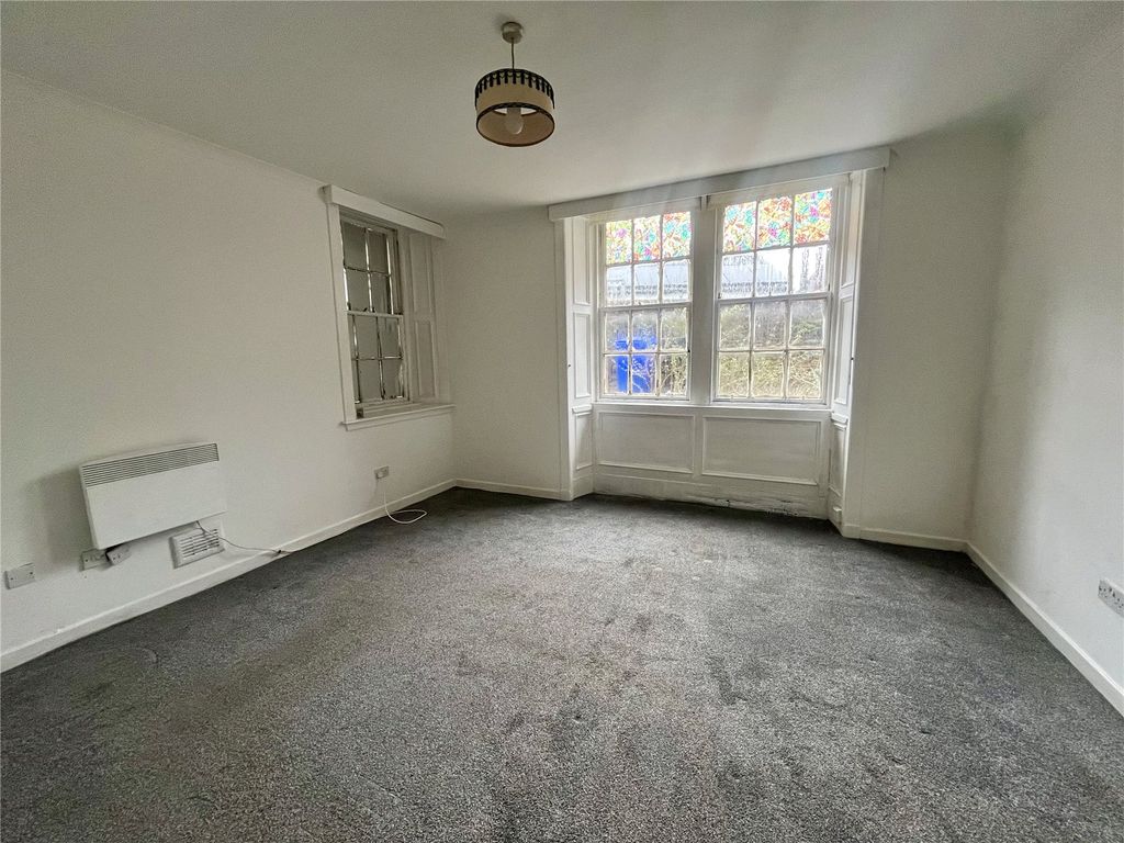 Property photo 2 of 7 Picture No. 15