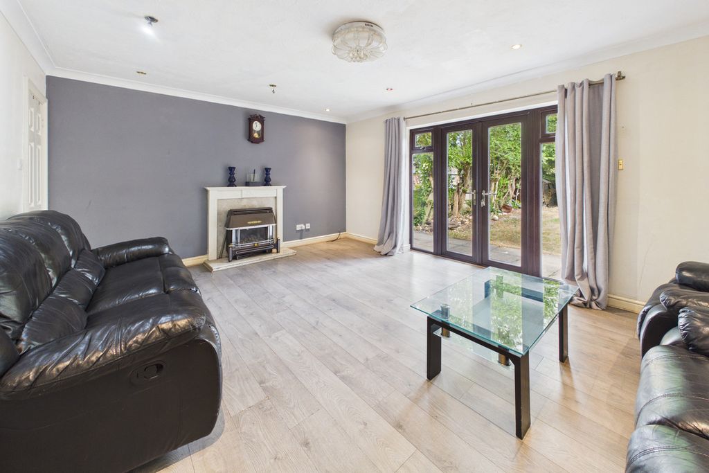 Property photo 2 of 16