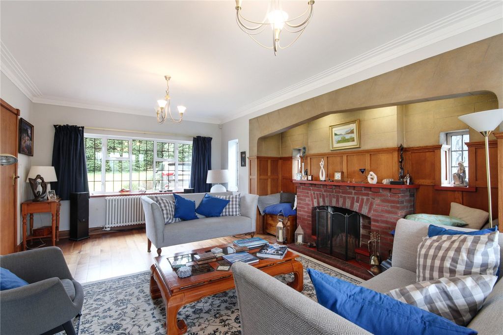 Property photo 2 of 15 Sitting Room