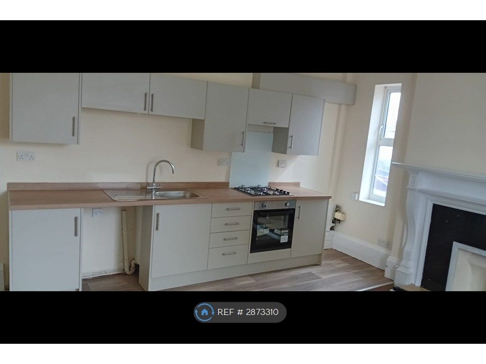 Property photo 3 of 16 Kitchen