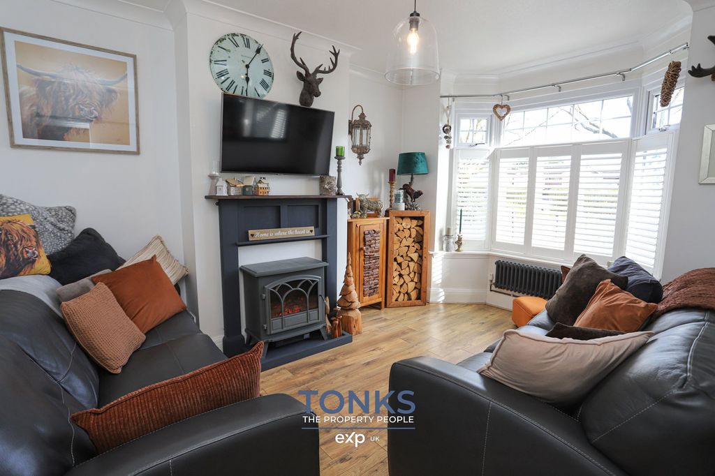 Property photo 2 of 23