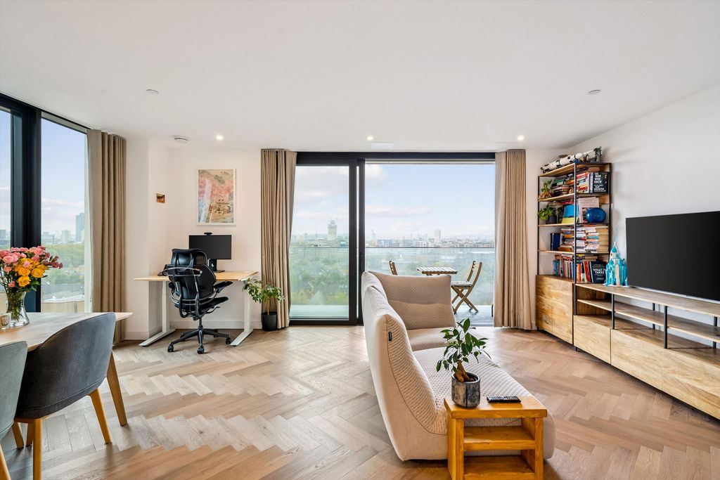 Property photo 2 of 17 Image