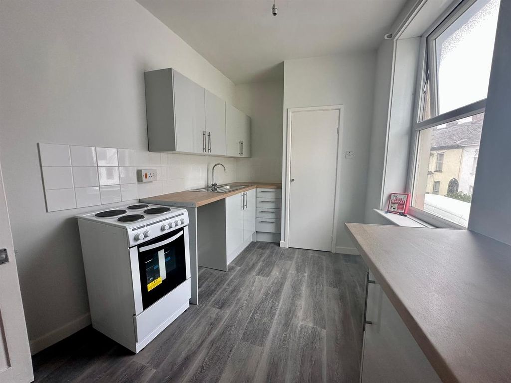 Property photo 2 of 3 Kitchen.Jpg