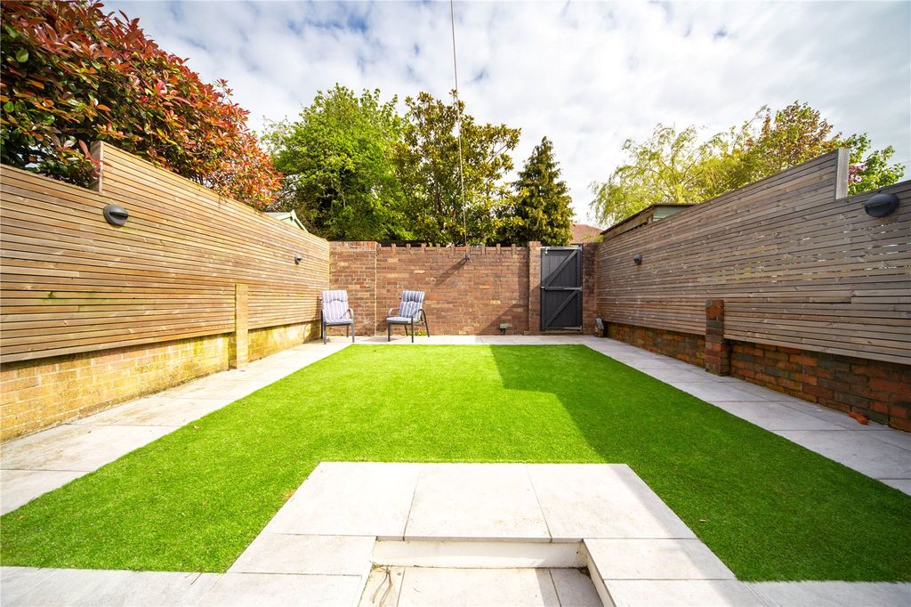 Property photo 2 of 23 Picture No. 08