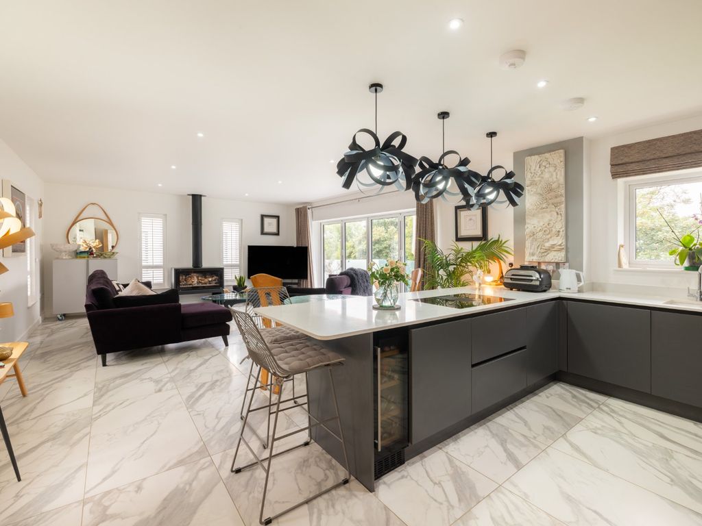 Property photo 3 of 22 Open Plan