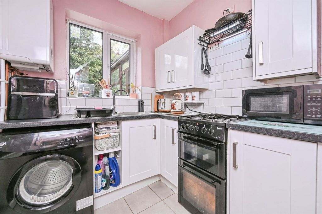 Property photo 3 of 14