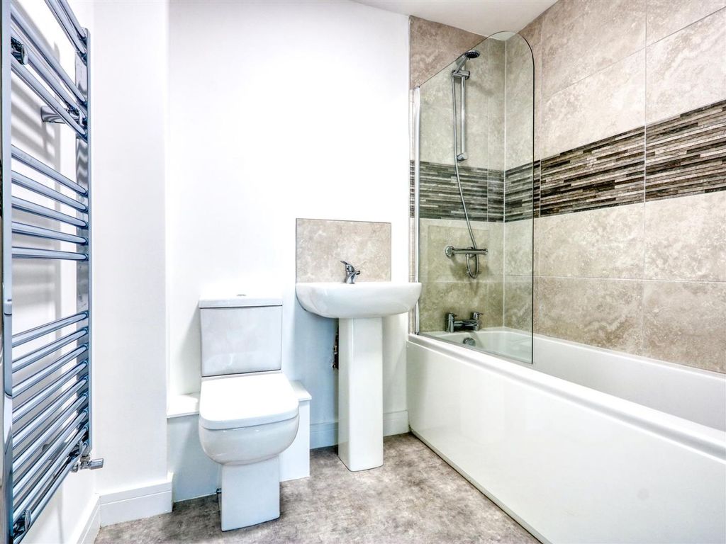 Property photo 3 of 14 Bathroom