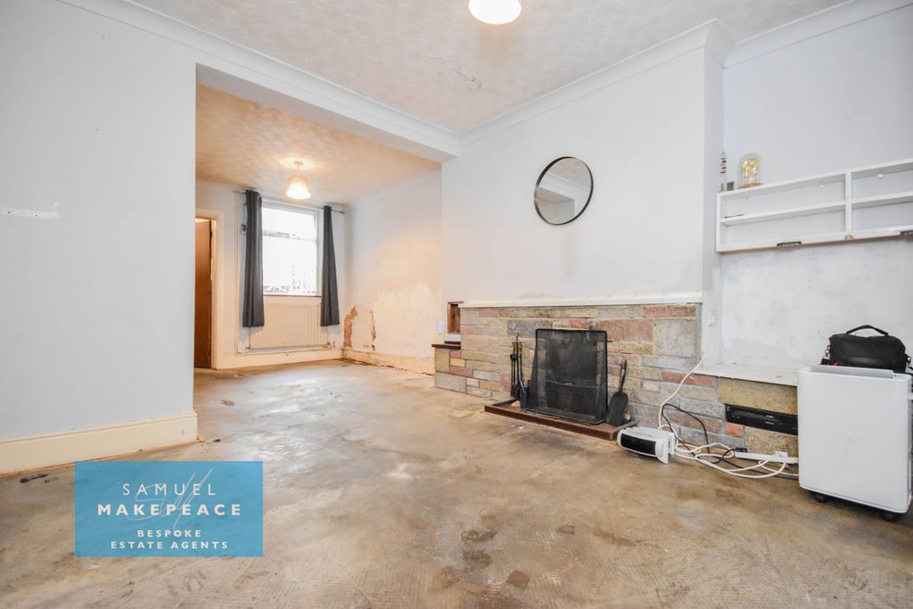 Property photo 2 of 12 Gallery