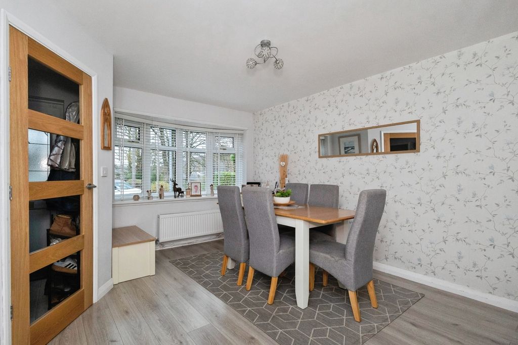 Property photo 2 of 17 Photo