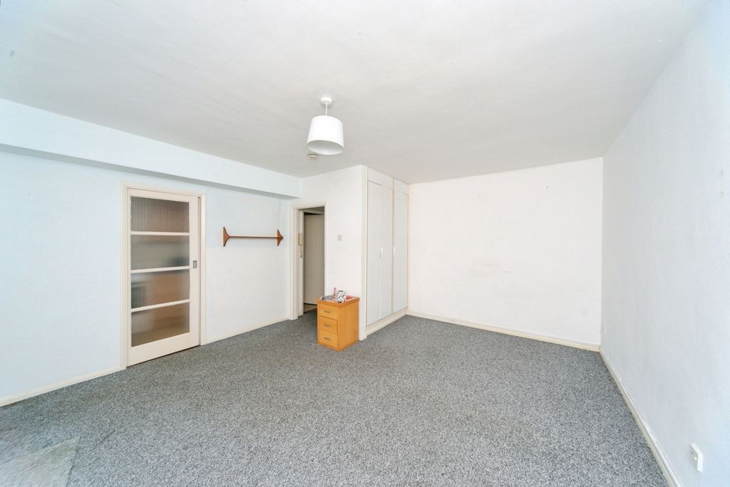 Property photo 3 of 10 Pbox-Img.Jpg