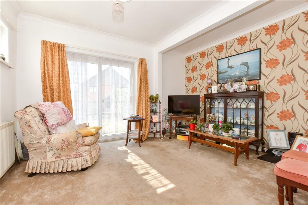 Property photo 1 of 6 Lounge