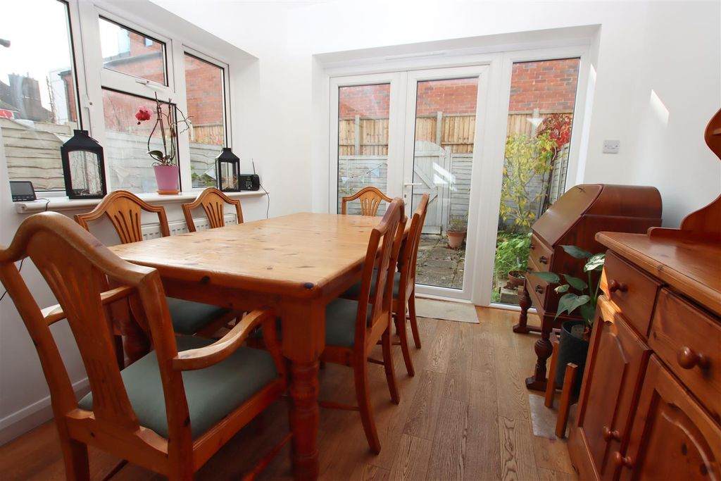 Property photo 2 of 10 Dining Room