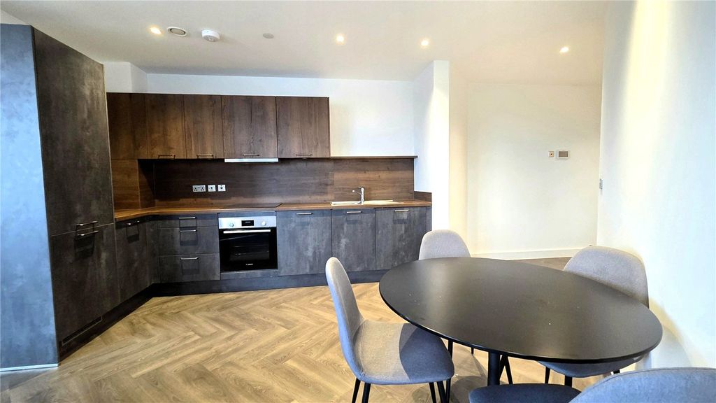 Property photo 3 of 12 Kitchen/Dining Area