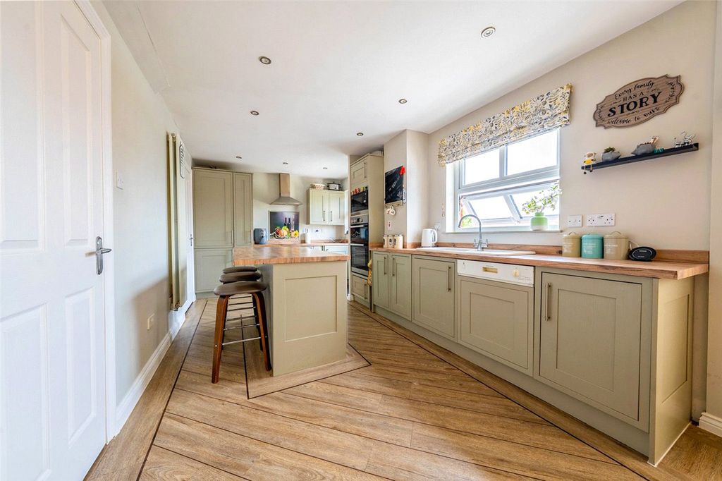 Property photo 2 of 31 Picture No. 42