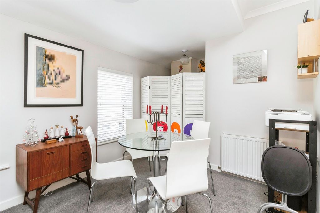 Additional image 7 of 2 bed flat for saleHigh Street, Dawlish EX7