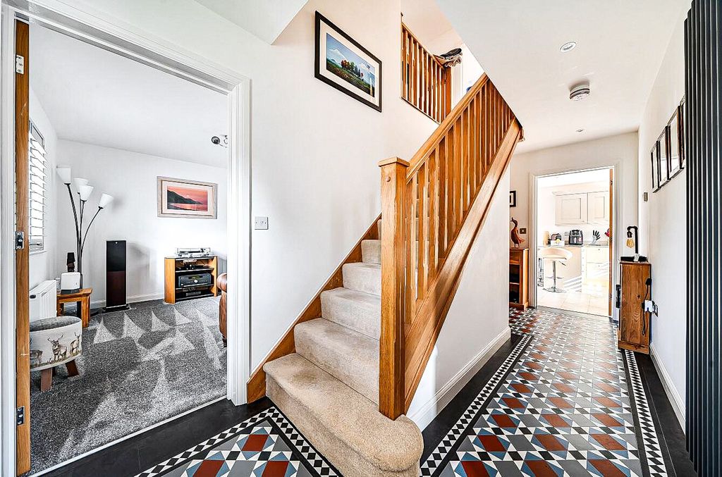 Property photo 3 of 22 5319296