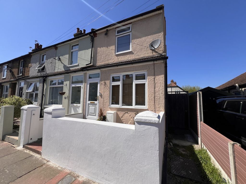 Property photo 1 of 17 Presented By Clinton At Ewemove Bexleyheath And Da