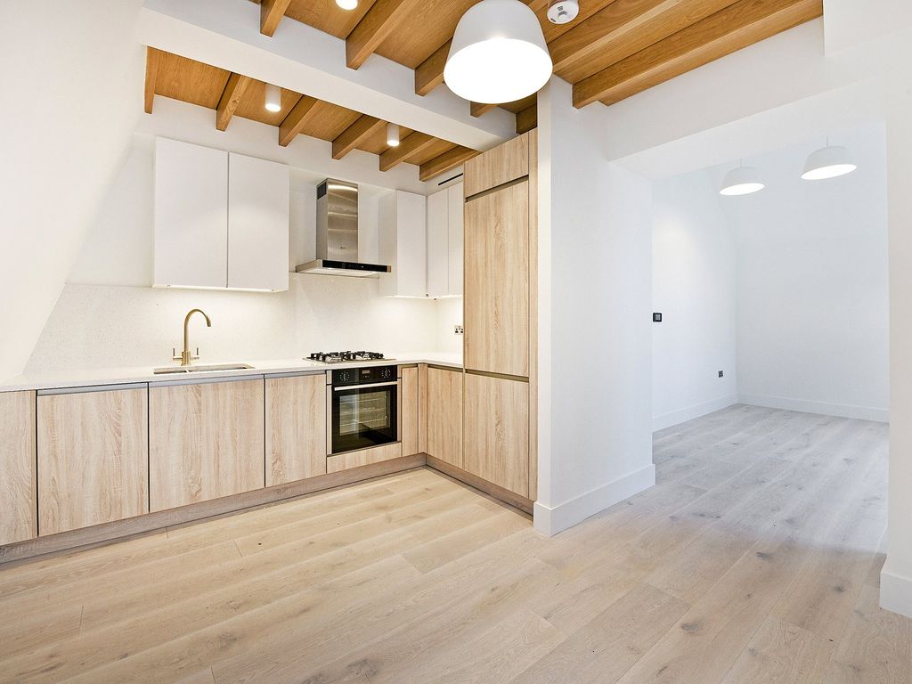 Property photo 1 of 19 Little Newport St