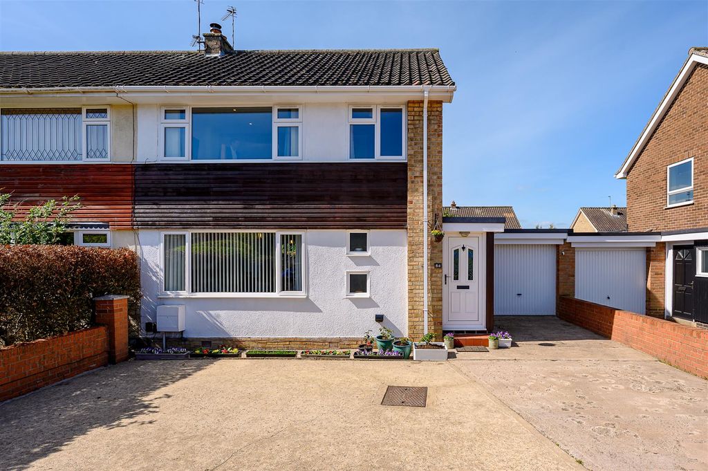 Property photo 1 of 15 External