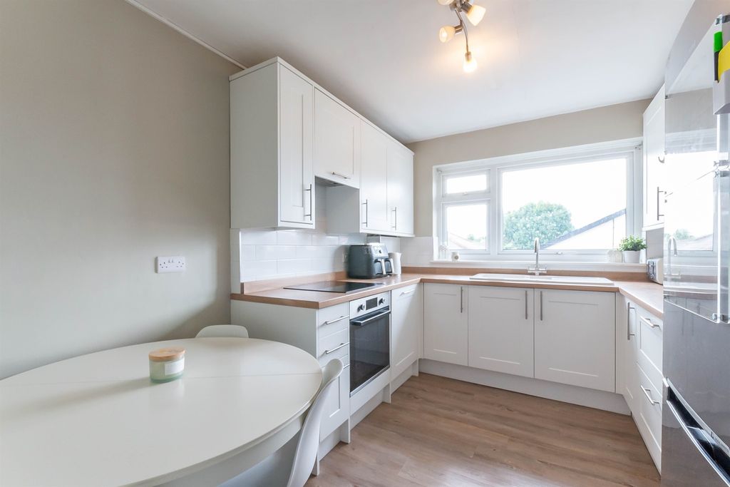 Property photo 3 of 13 Kitchen Breakfast Room